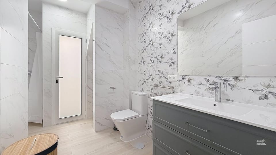 Shower, Bathroom, towels