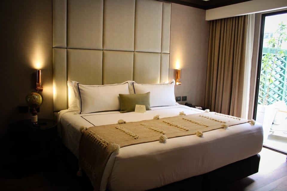 Bed, Balcony/Terrace, Photo of the whole room, Decorative detail, Bedroom, furniture