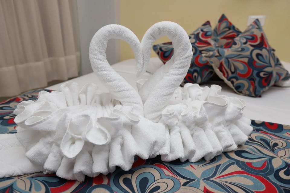 Bedroom, towels