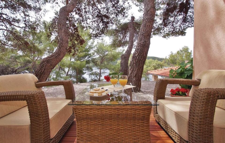 Natural landscape, Garden, Lounge or bar, Beach, On site, Garden view, Sea view