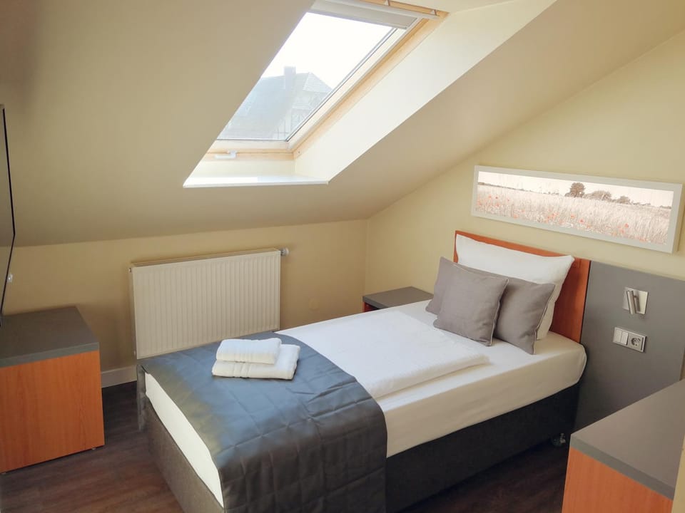 Bed, Photo of the whole room