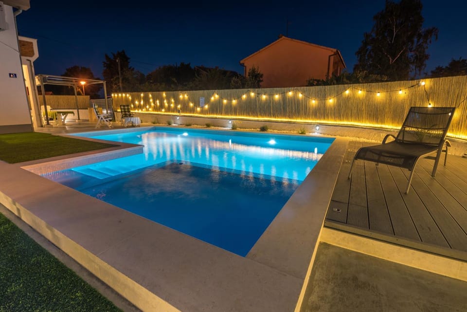 Property building, Pool view, Swimming pool