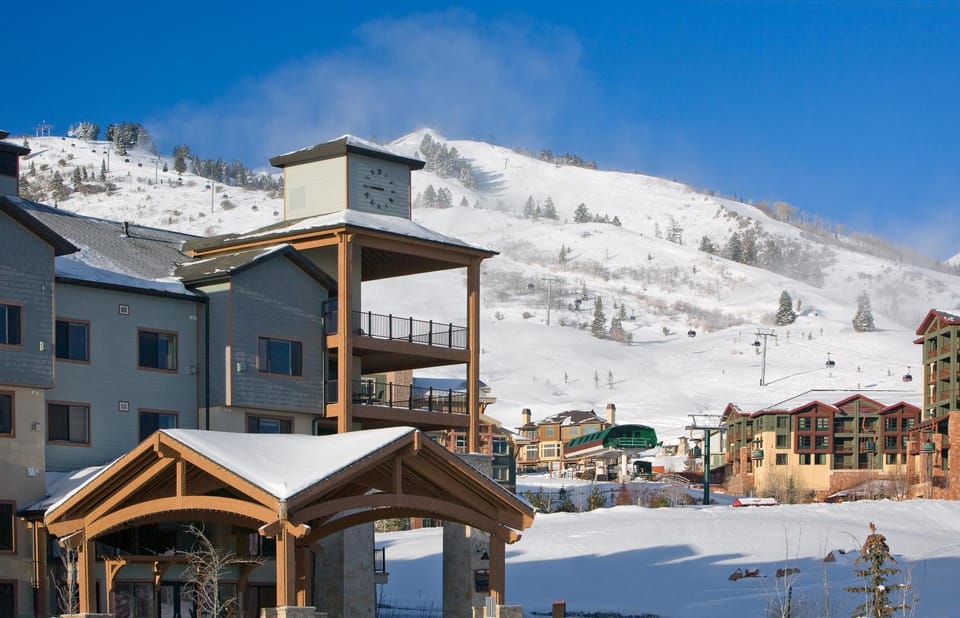 Day, Winter, Mountain view, Area and facilities