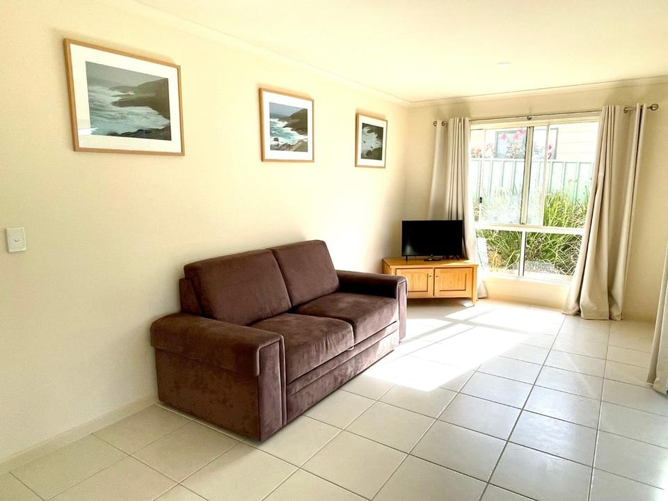 Bayview Beach House Apartment No 2 House in Kingscote