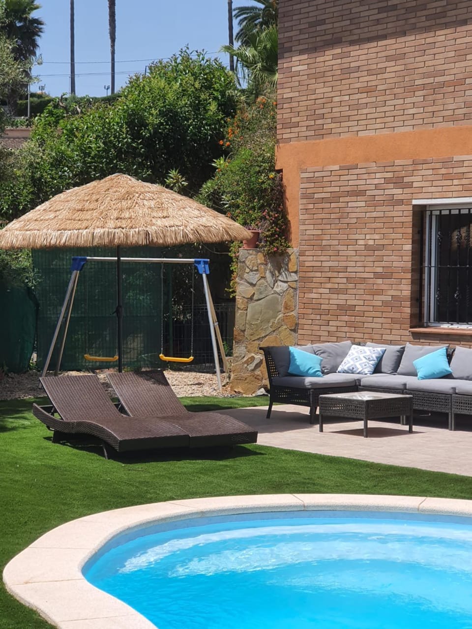Swimming pool