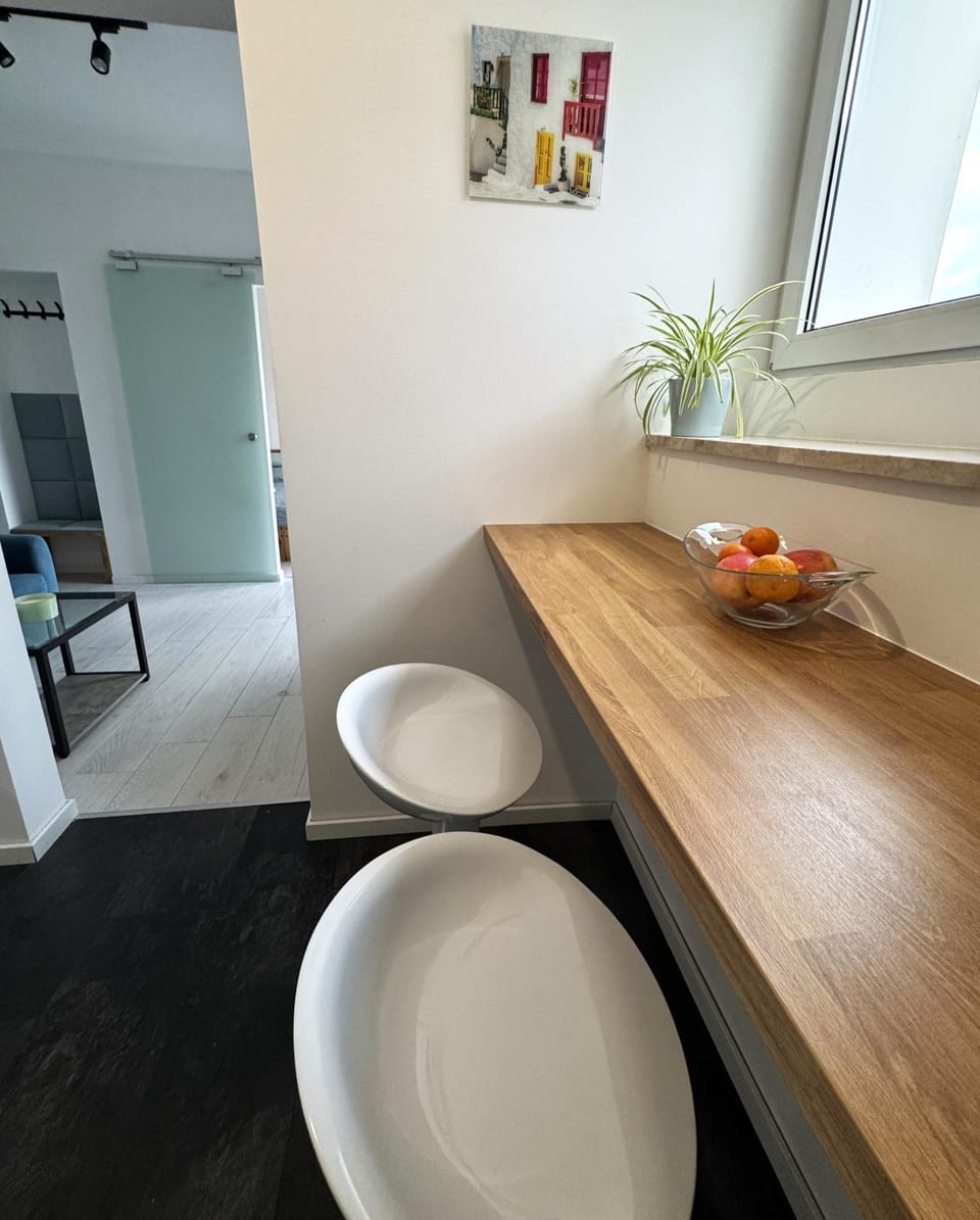 Kitchen or kitchenette, Seating area, Dining area