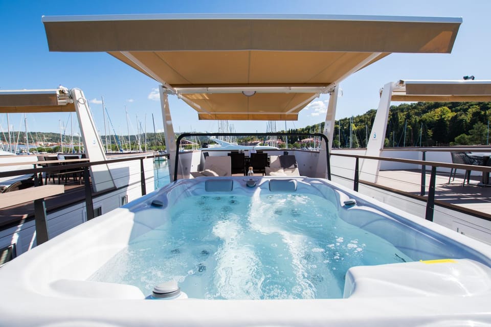 Hot Tub, Balcony/Terrace