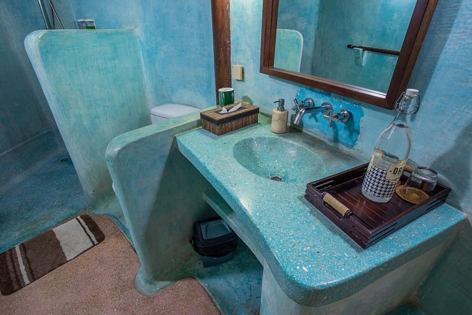 Bathroom, Drinks