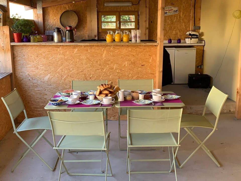 Garden, Kitchen or kitchenette, Food and drinks, Breakfast, Internal: Not applicable to any particular room