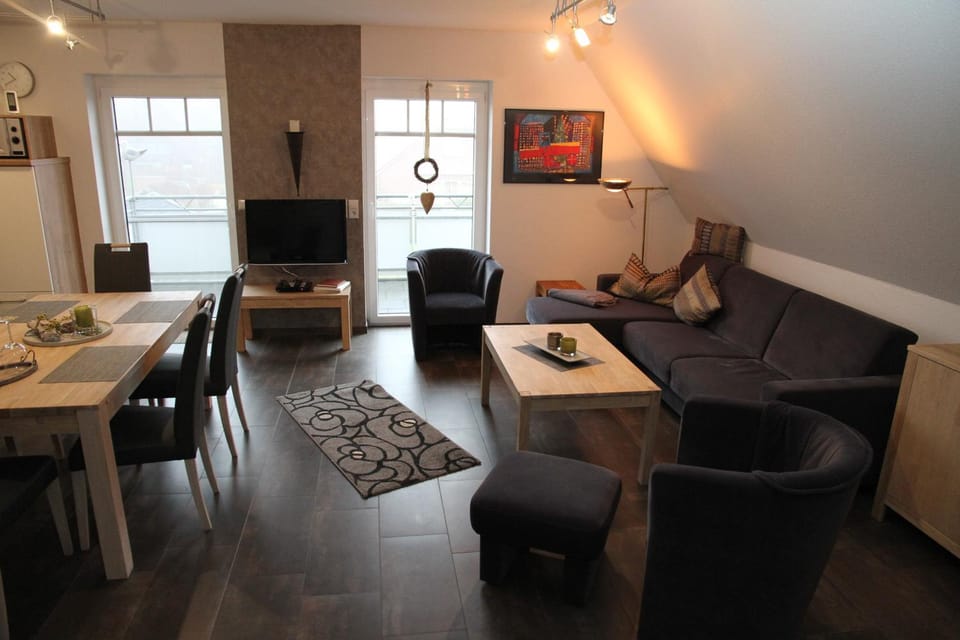 Photo of the whole room, Decorative detail