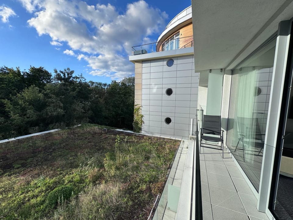 Spring, Balcony/Terrace, Garden view