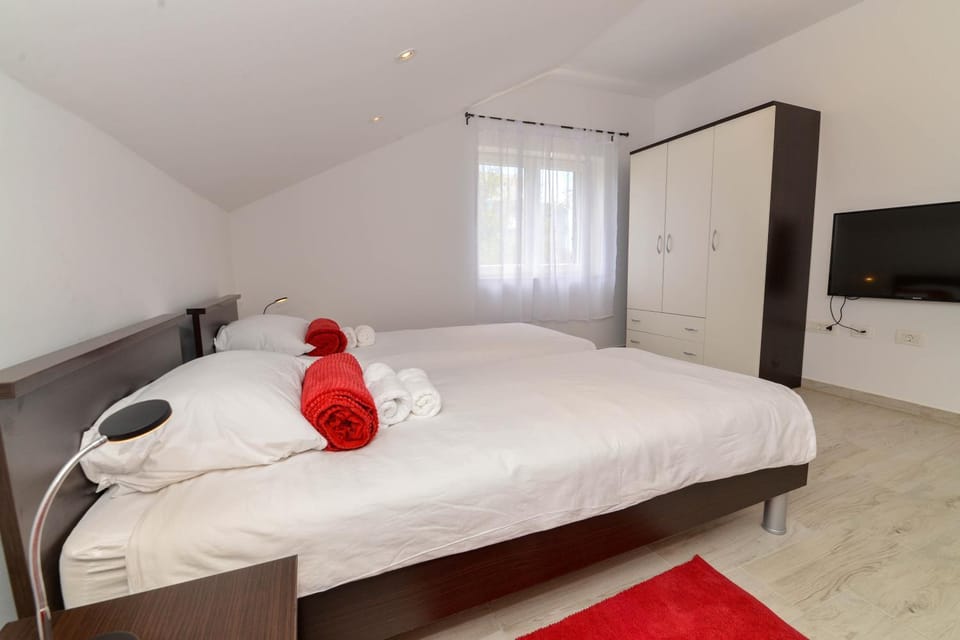 Bed, TV and multimedia