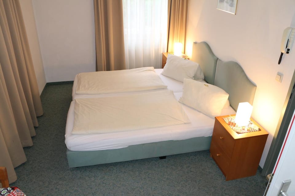 Day, Photo of the whole room
