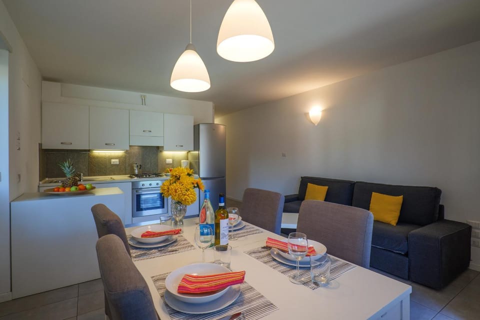 Residence Girasole Casa Rossa A Apartment hotel in Colico