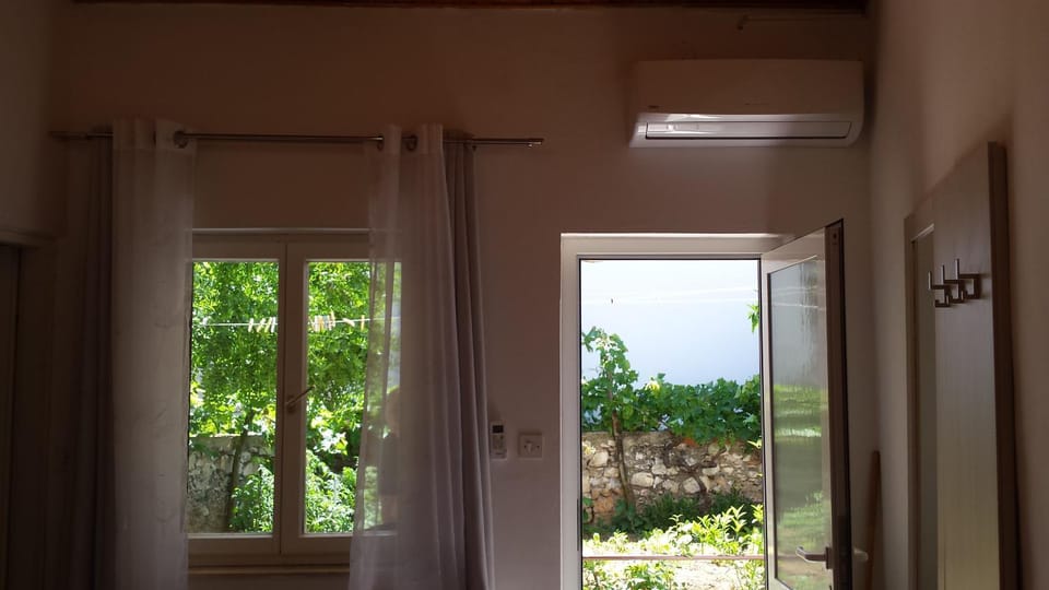 Apartment Dinko Apartment in Cres