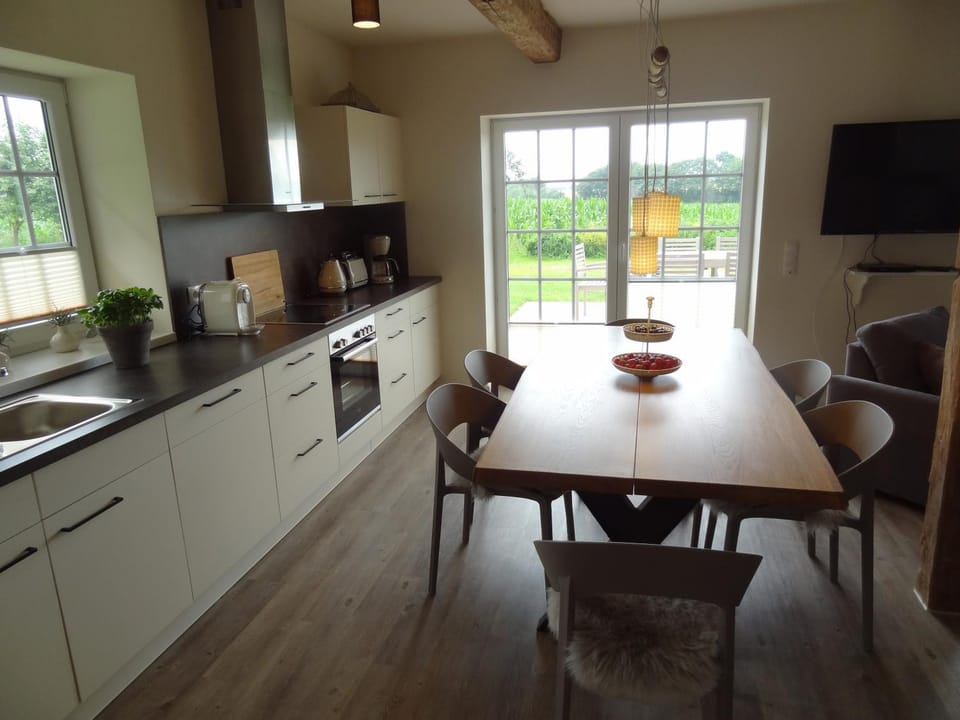 Photo of the whole room, Dining area
