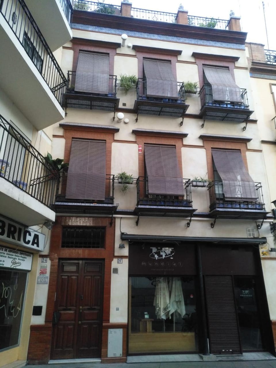 Property building, Facade/entrance