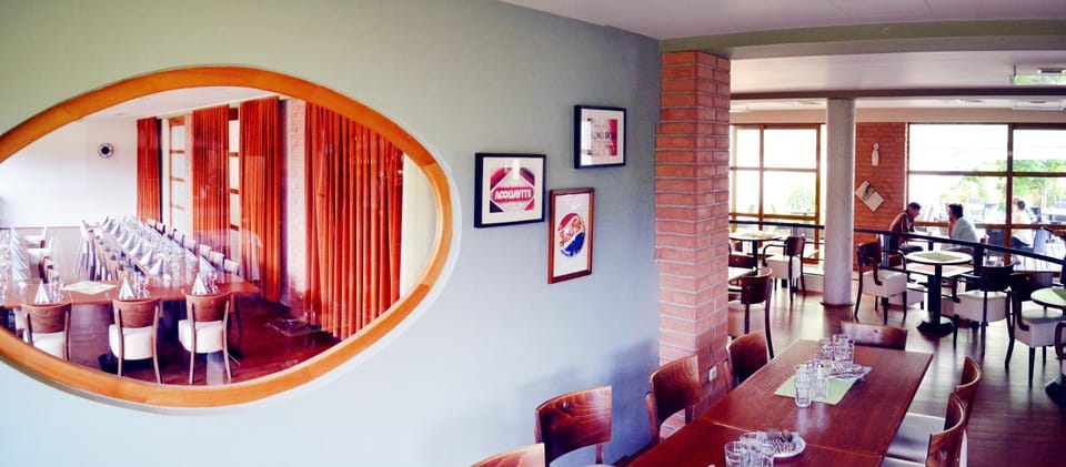 Restaurant/places to eat, Meeting/conference room, Area and facilities, Lunch, Dinner