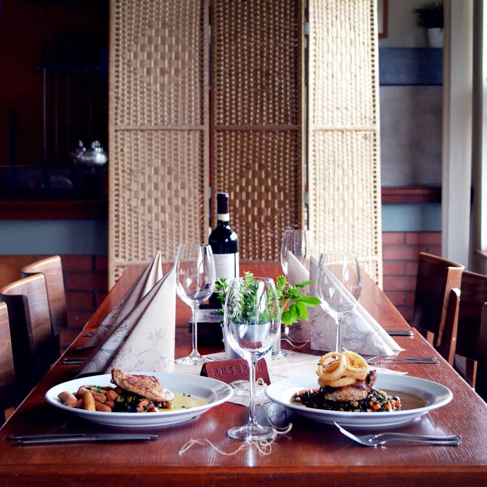 Restaurant/places to eat, Food and drinks, Food, Lunch, Dinner, Alcoholic drinks