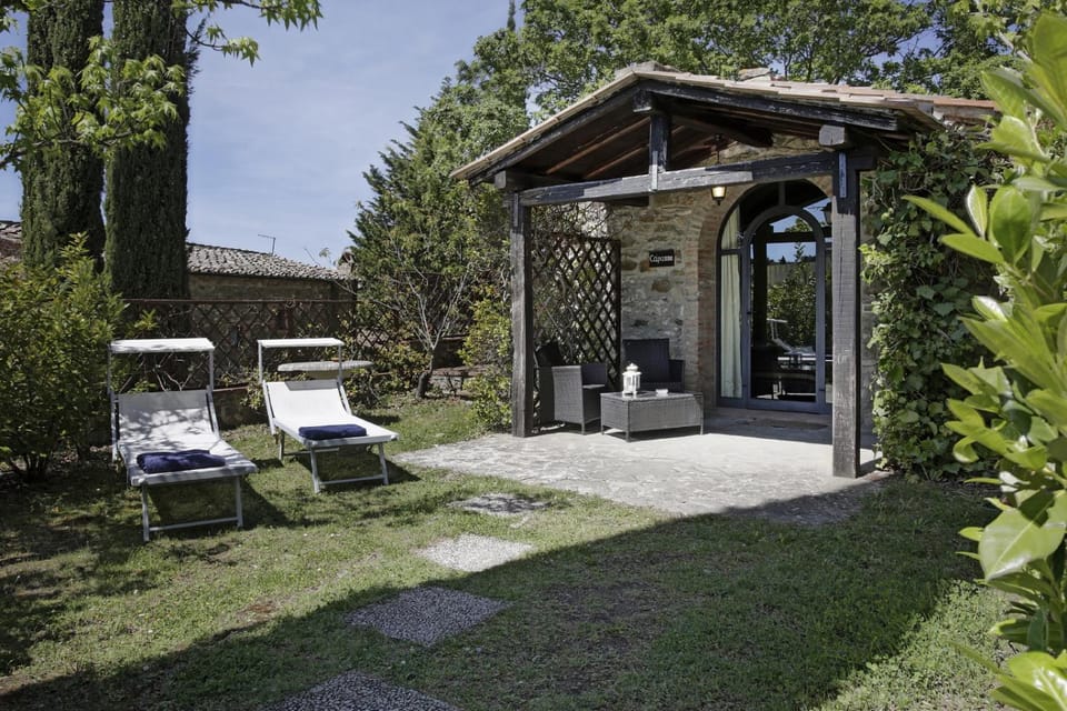 Patio, Facade/entrance, Garden