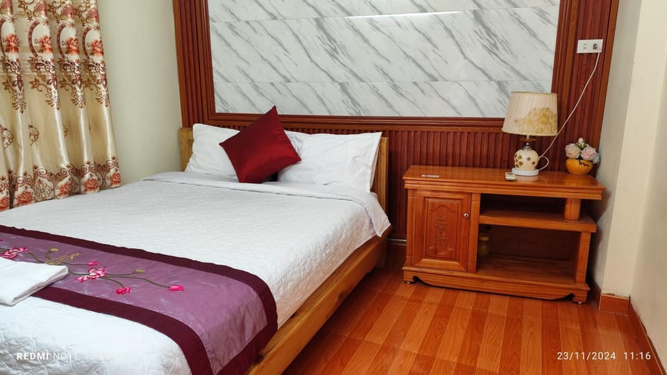 Photo of the whole room, Bedroom, Garden view, air conditioner
