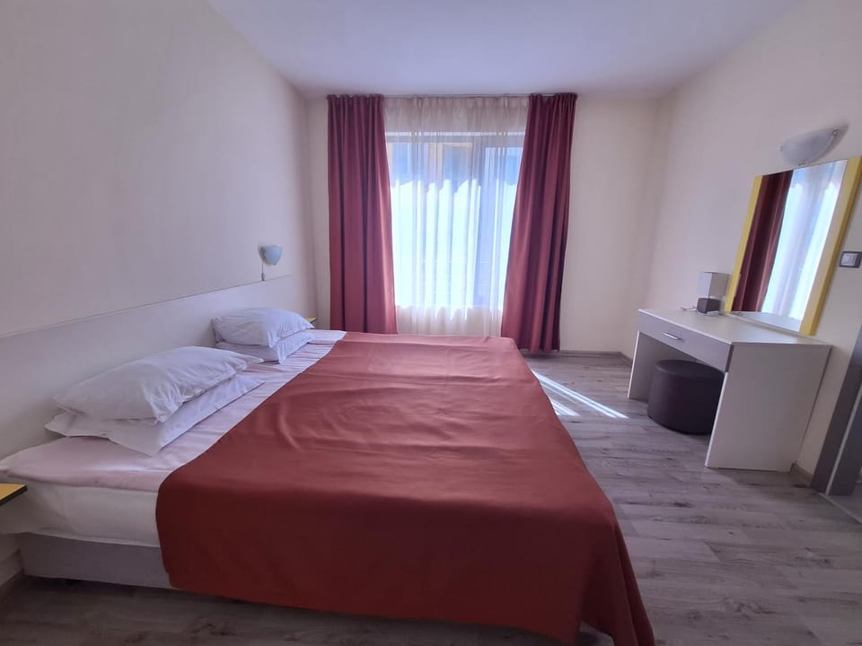 Mariner's Hotel - Self Catering - Adults Only Hotel in Sunny Beach