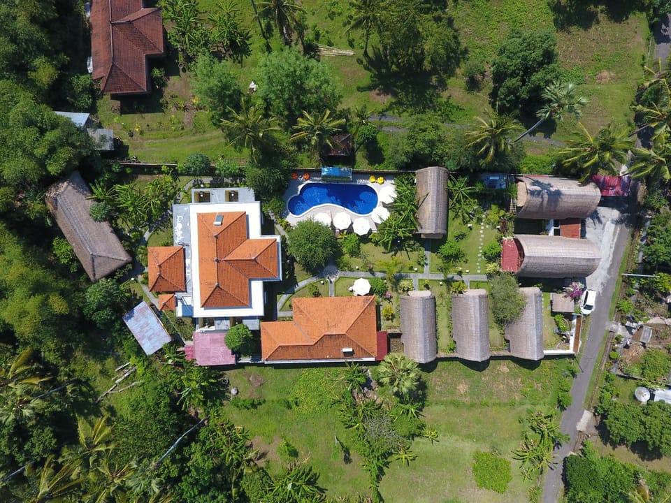 Property building, Bird's eye view, Floor plan