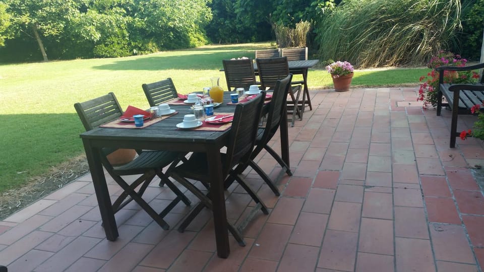 Property building, Garden, Breakfast