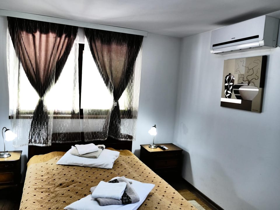 Pensiunea Roua Florilor Bed and Breakfast in Romania