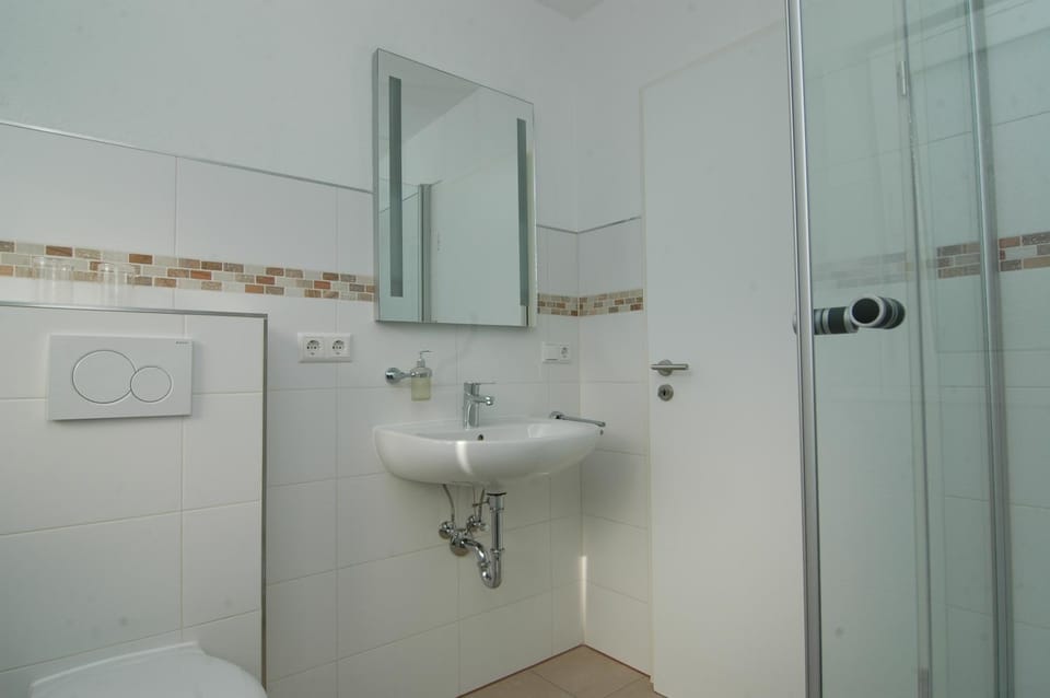 Bathroom, Photo of the whole room