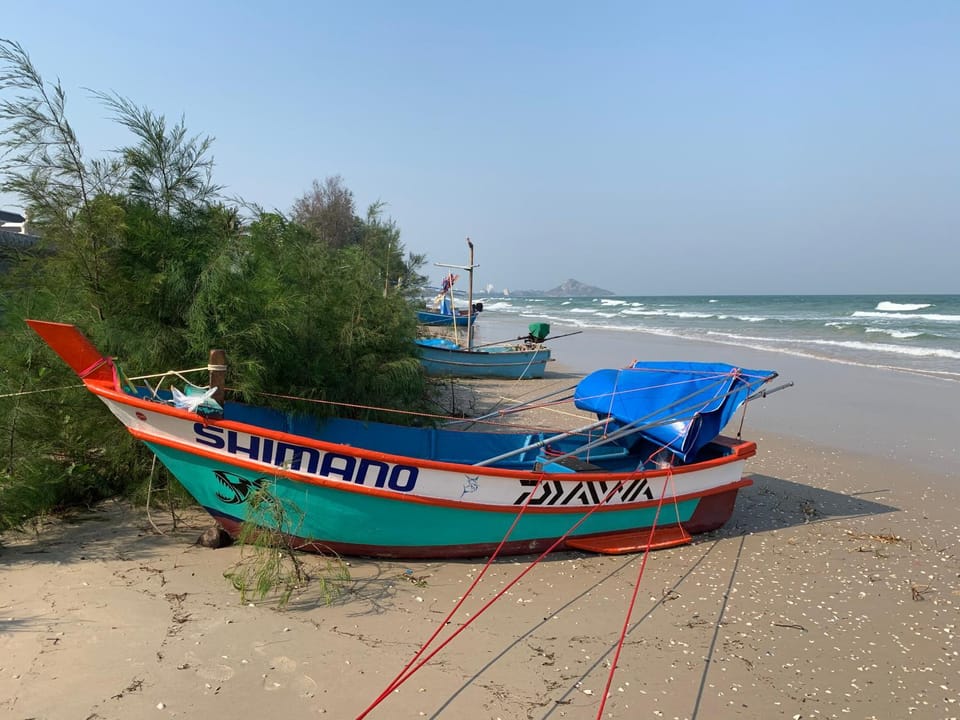 Mexican Beachfront Condo Apartment in Nong Kae