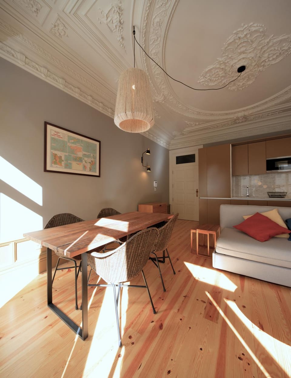 Living room, Dining area