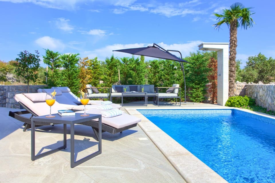 Patio, Garden, Balcony/Terrace, Swimming pool