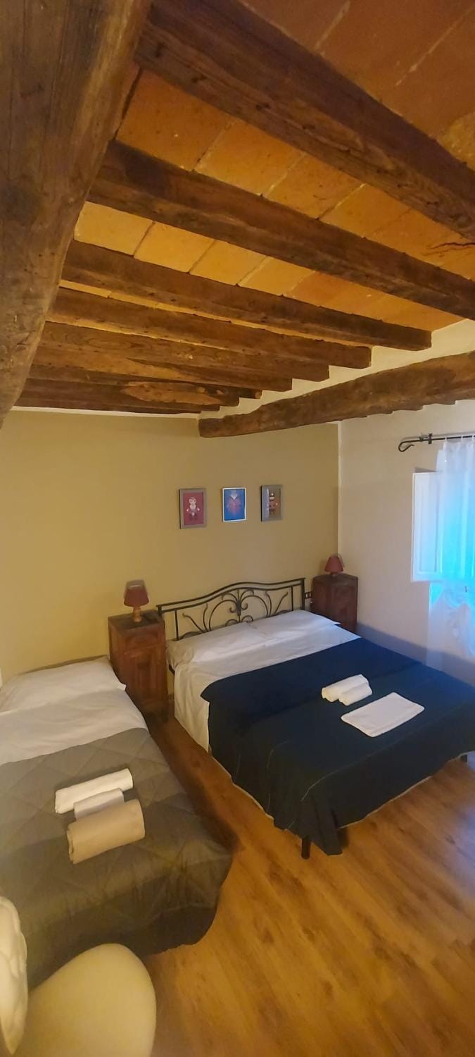 Photo of the whole room, Bedroom, towels