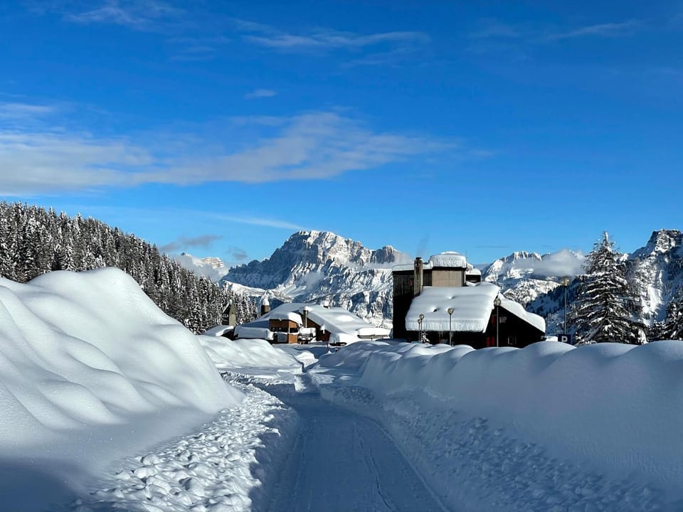 Facade/entrance, Day, Natural landscape, Winter, On site