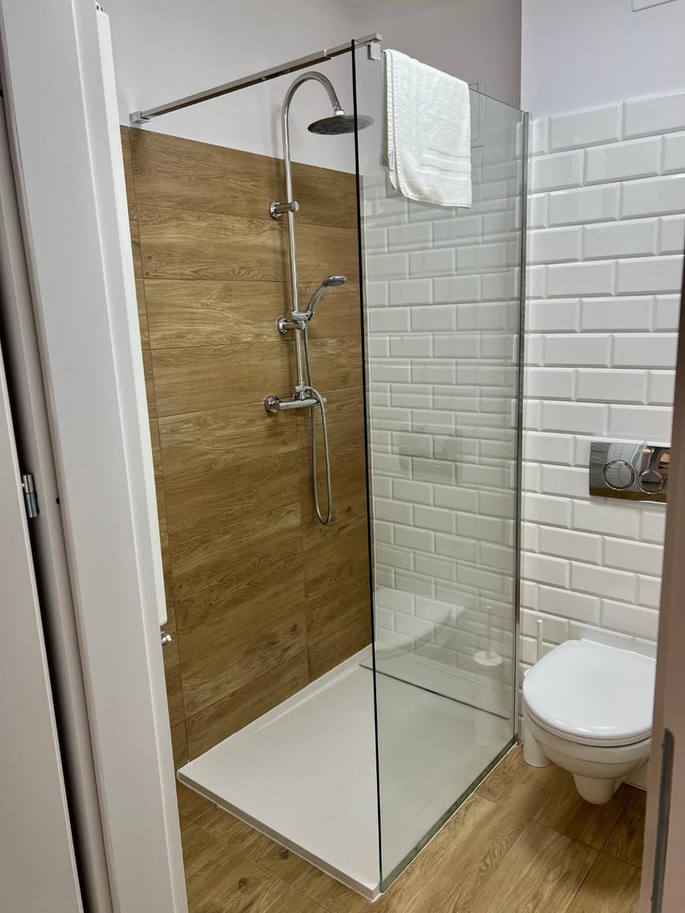 Shower, Bathroom, towels