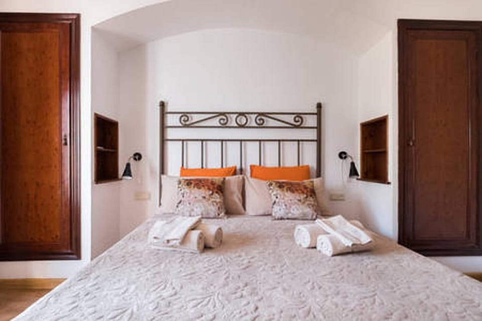 Bed, Balcony/Terrace, Bedroom
