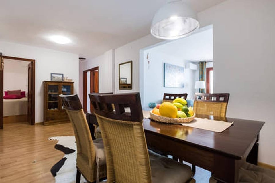 Living room, Decorative detail, Dining area