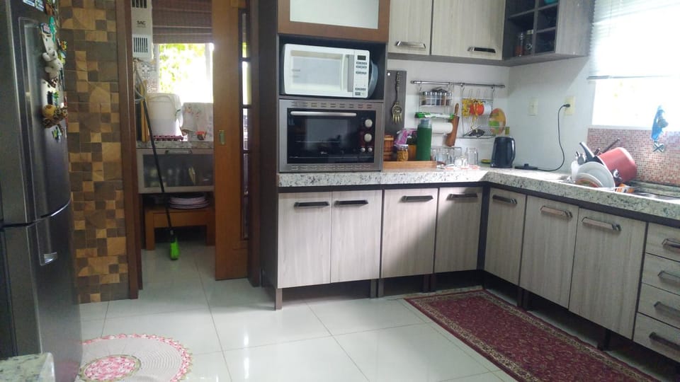 Kitchen or kitchenette, minibar, pet friendly, stove