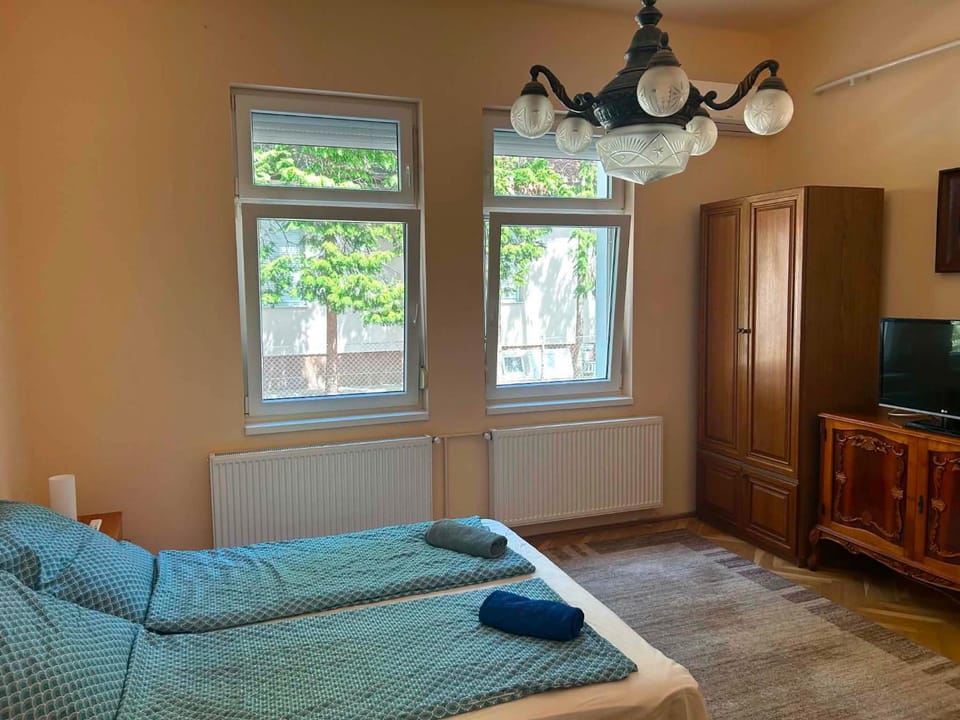 Honvéd apartmanház Apartment in Hungary