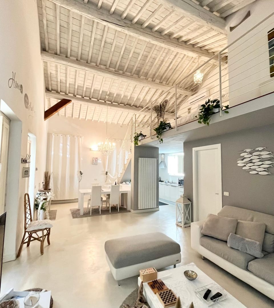 Whiteloft in Lucca House in Capannori