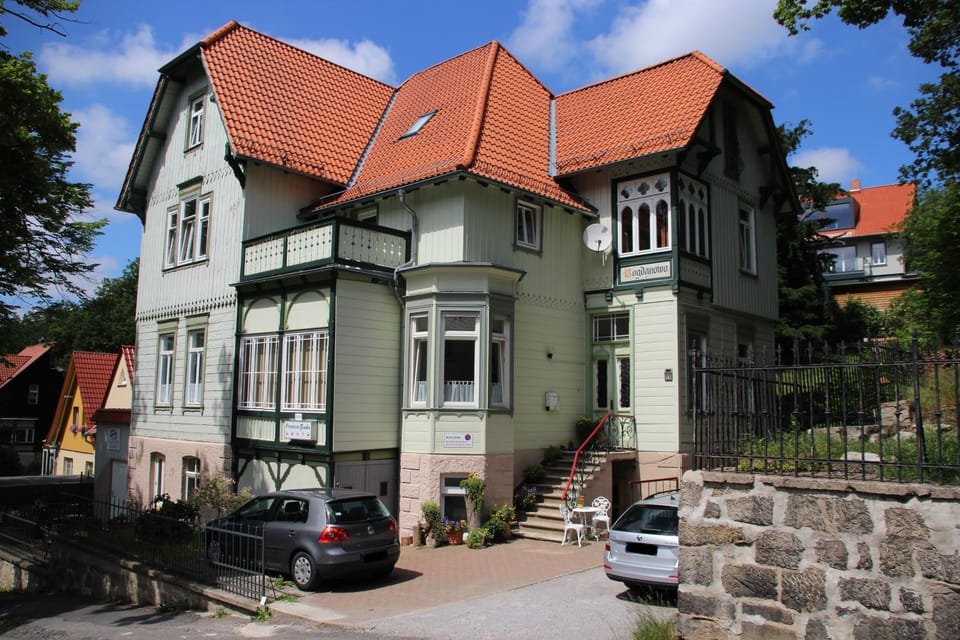 Property building, Facade/entrance