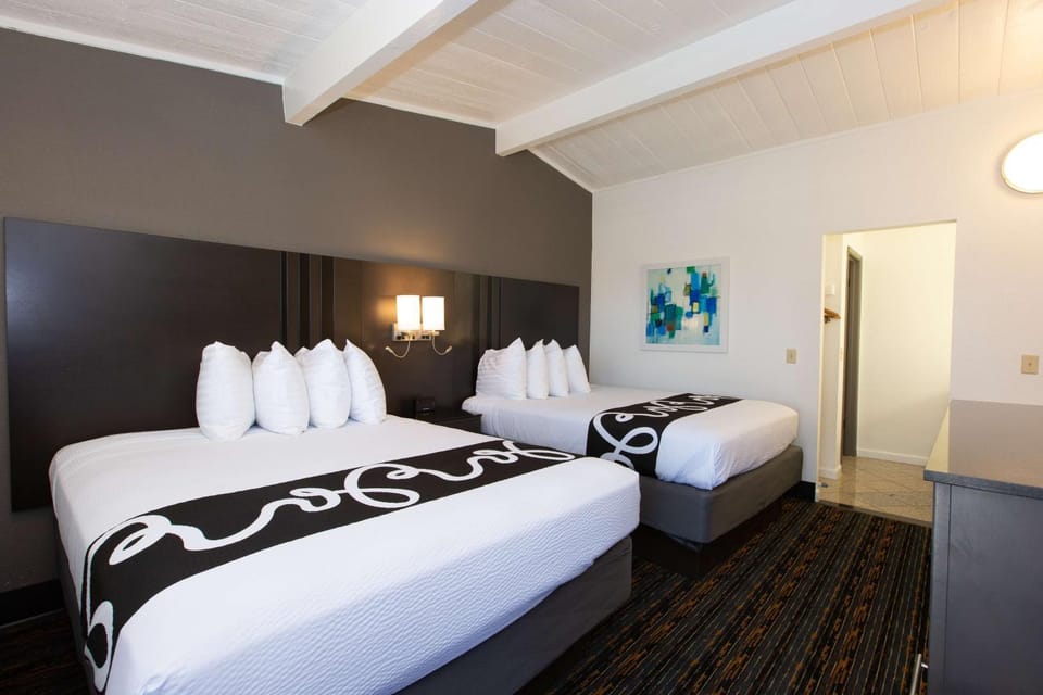 Photo of the whole room, Bedroom, On site