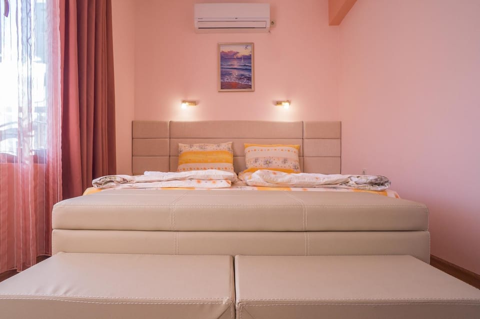 Bed, air conditioner