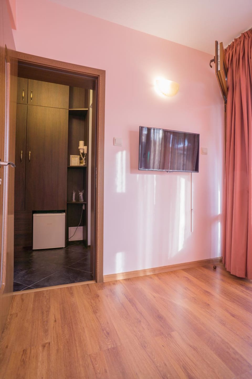 TV and multimedia, wardrobe