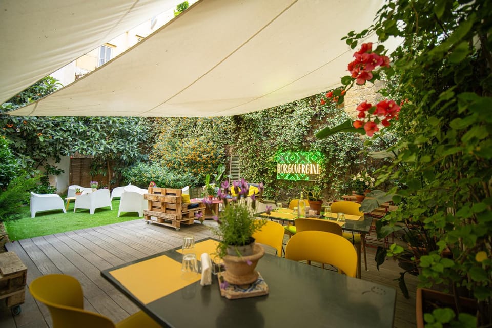 Patio, Spring, Day, Garden, Garden, Living room, Seating area, Garden view