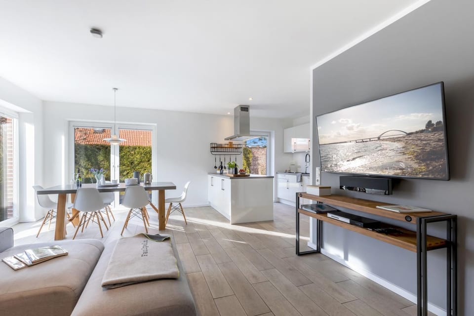 Kitchen or kitchenette, Living room, Dining area