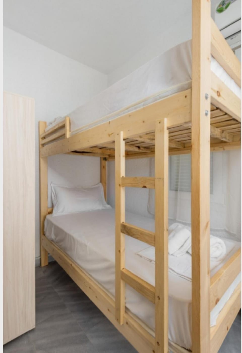 Bedroom, bunk bed