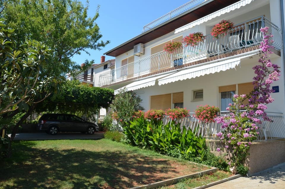 Property building, Garden