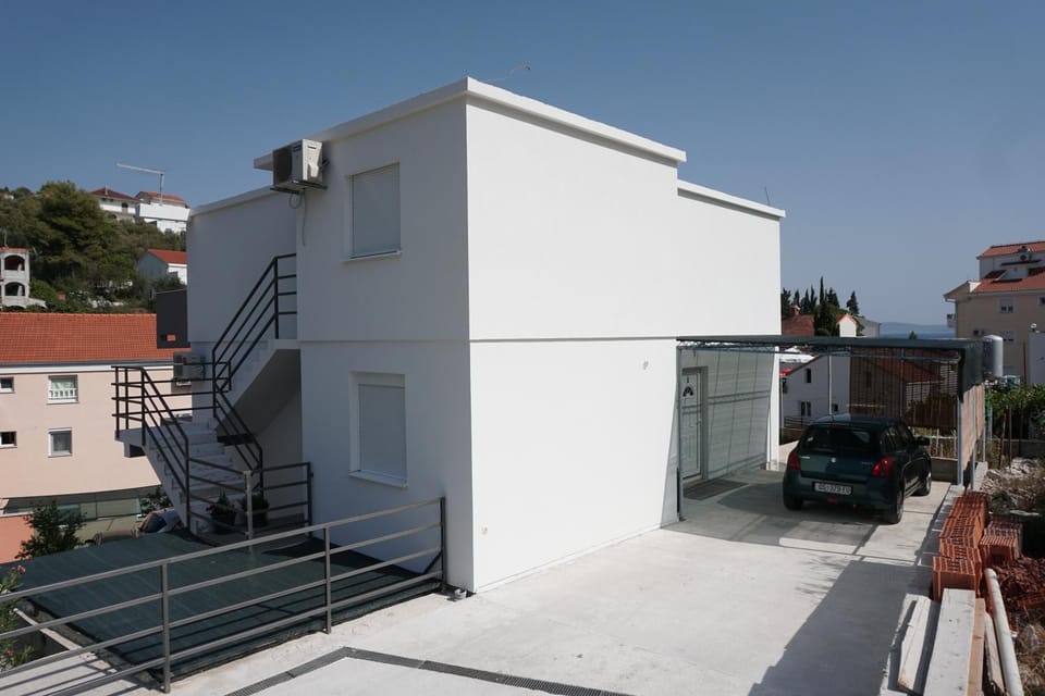 Facade/entrance